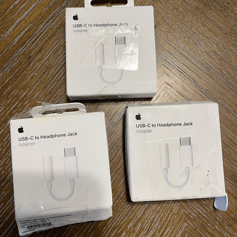 Apple USB-C to 3.5 mm Headphone Jack Adapter - White